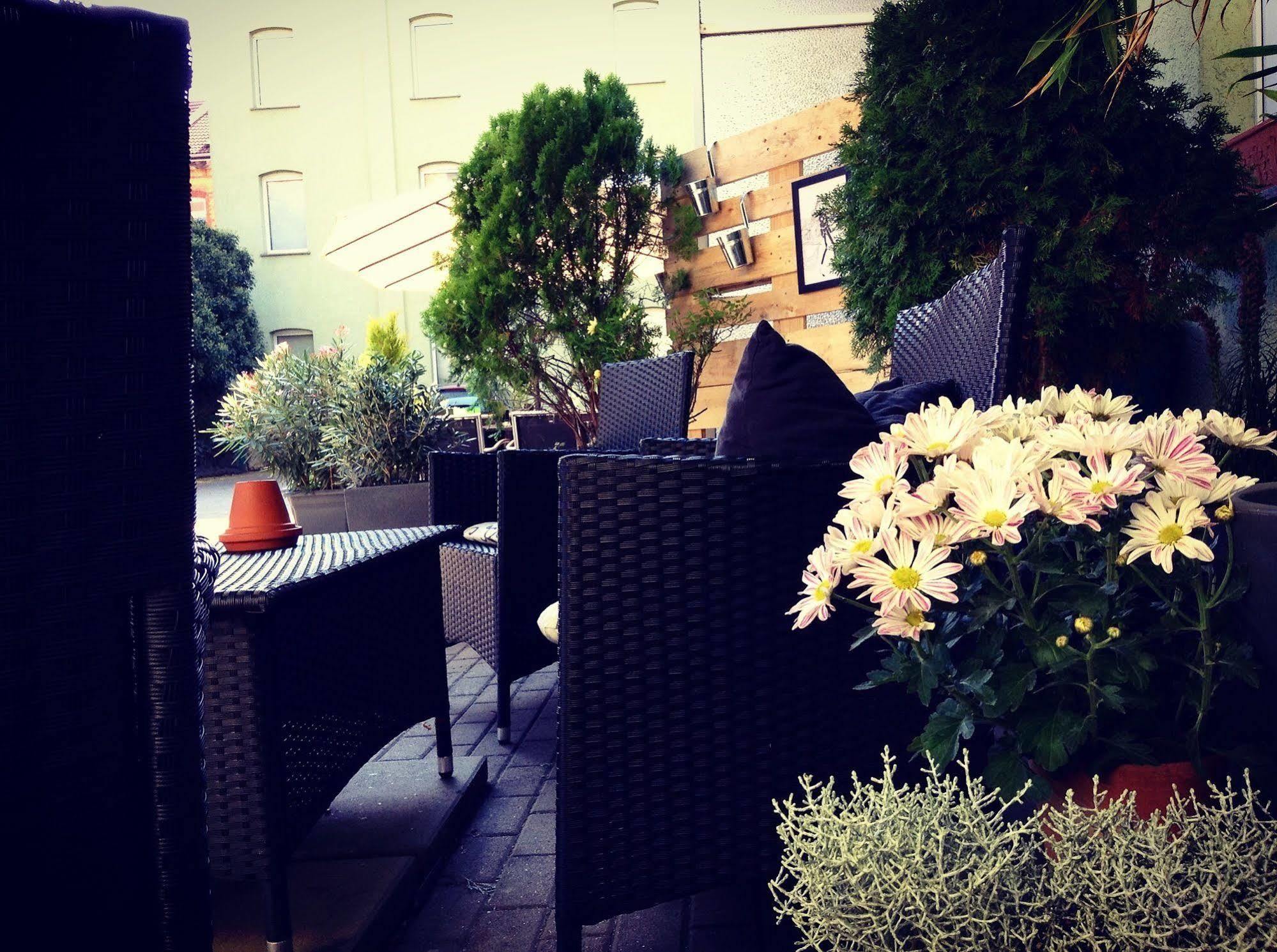 Apartment Hotel Lindeneck Erfurt Bagian luar foto